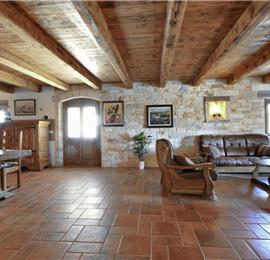 4 bedroom villa with pool near Svetvinčenat, Istria, sleeps 10